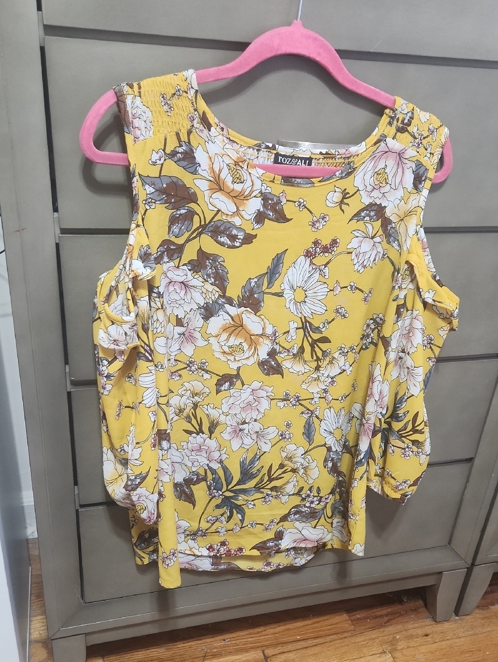 Dressbarn Roz & Ali Cold Shoulder Floral Top - Picture 3 of 7